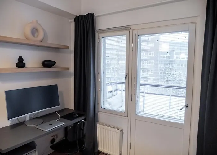 Two-room Flat With Sauna, Glazed Balcony And Free Parking Lot * Ελσίνκι